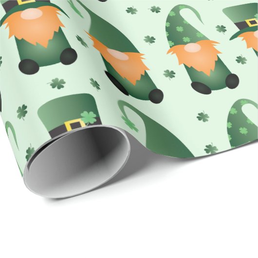 St Patricks Day Gnome Pattern Geschenkpapier (Rolleneckpunkt)