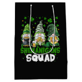St Patricks Day Gnome Schabernack Squad Heiliger Mittlere Geschenktüte (Rückseite)