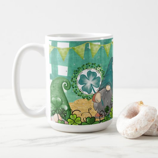 St. Patrick's Day Gnome und Kleeblatt Design Kaffeetasse (Mit Donut)