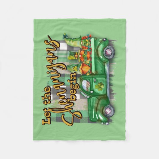 St. Patrick's Day Gnomes in Truck Shenanigans Fleecedecke (Vorderseite)