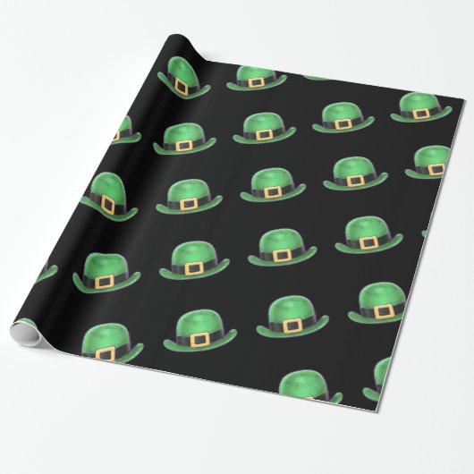 St Patrick's Day Green Derby Hat Muster auf schwar Geschenkpapier (Ungerollt)