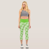 St. Patrick's Day Green Irish Lips Random Muster Capri Leggings (Vorderseite)
