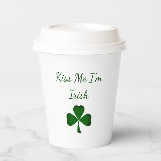 St. Patrick's Day Green Kleeblatt Kiss Me Ich bin Pappbecher (Vorderseite)