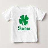St. Patrick's Day Green Kleeblatt Personalisierter Baby T-shirt (Vorderseite)