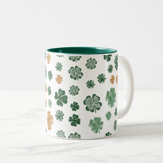 St. Patrick's Day Green Orange Kleeblatt Creative Zweifarbige Tasse (VorderseiteRechts)