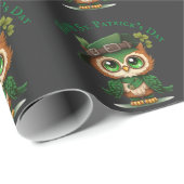 St. Patrick's Day Green Owl personalisiert Geschenkpapier (Rolleneckpunkt)