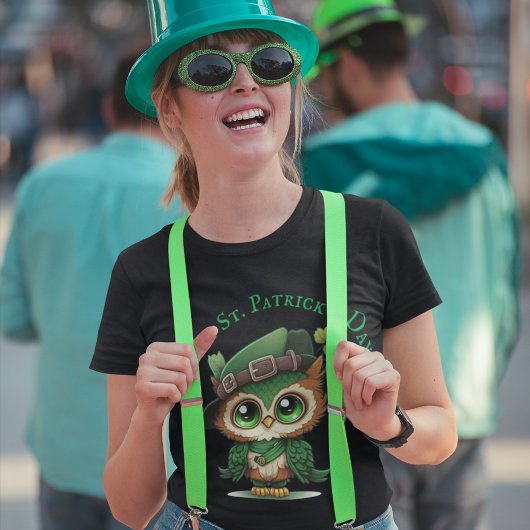 St. Patrick's Day Green Owl personalisiert T-Shirt
