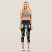 St Patricks Day Green Schwarz-weiß Polka Dot Capri Leggings (Vorderseite)