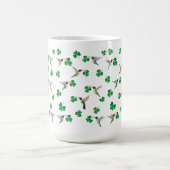 St. Patrick's Day Hummingbird and Shamrocks Kaffeetasse (Mittel)