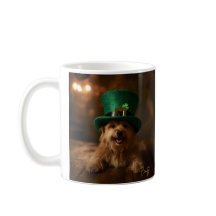 St. Patrick's Day Hund in Leprechaun Hat