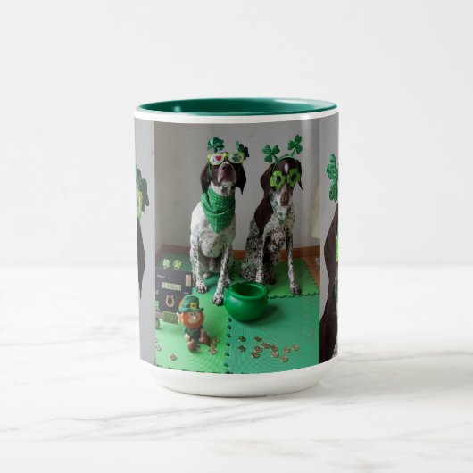 St. Patrick's Day Hunde Party 15 oz Combo Tasse (Zentrum)