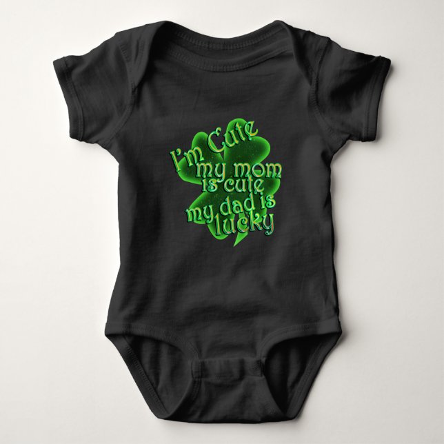 St Patrick's Day - Ich bin Niedlich, Mama Niedlich Baby Strampler (Vorderseite)