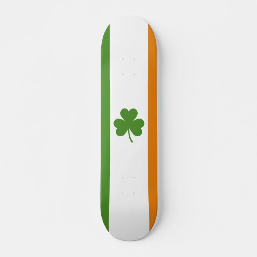 St Patrick's Day Irish Flag mit Kleeblatt Clover Skateboard (Vorne)