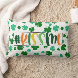 St. Patricks Day Kiss Me Niedlich Green Clover Lendenkissen