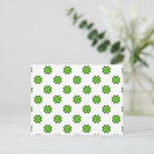 St. Patrick's Day Kleeblatt Hintergrund Postkarte (Stehend Vorderseite)