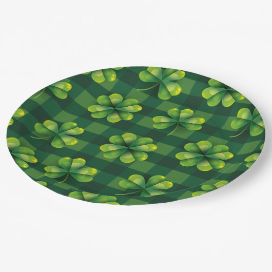 St. Patrick's Day Kleeblatt Kariert Pappteller (Schrägansicht)