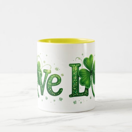 St. Patrick's Day Kleeblatt Liebe Zweifarbige Tasse (Mittel)