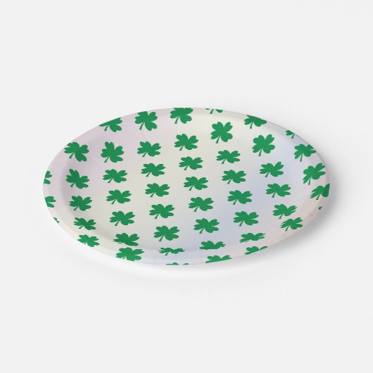 St. Patrick's Day Kleeblatt Pappteller (Schrägansicht)