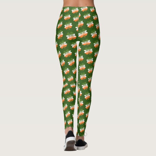 St Patricks Day Kleeblatt Teil Irish All Trouble Leggings (Rückseite)