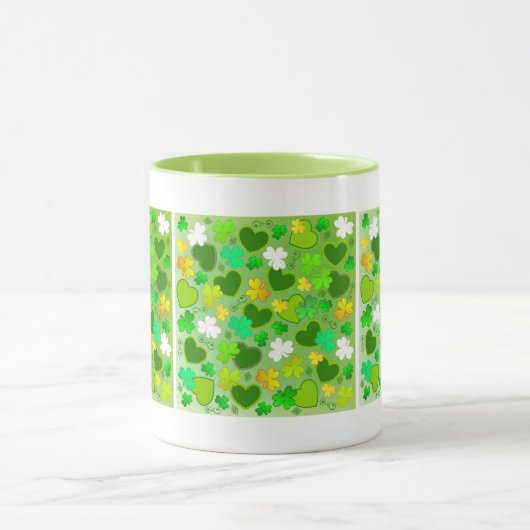 St. Patrick's Day Kleeblatts and Hearts Tasse (Zentrum)