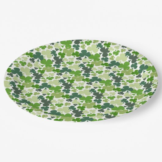 St. Patrick's Day Kleeblatts Paper Tellers 9" Pappteller (Schrägansicht)