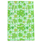 St Patrick's Day Kleeblatts und Gingham Pattern Mittlere Geschenktüte (Vorderseite)