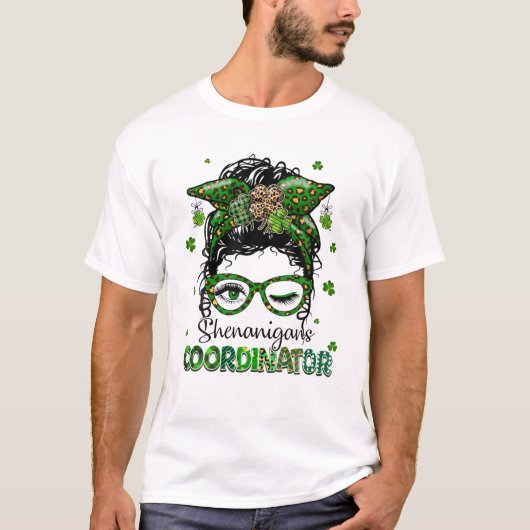 St Patrick's Day Leopard Messy Bun Shenanigans Coo T-Shirt (Vorderseite)