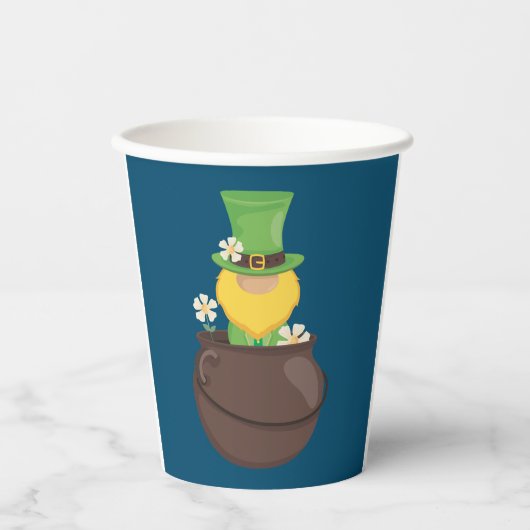 St. Patrick's Day Leprechaun in Pot of Gold Pappbecher (Vorderseite)