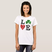 St. Patrick's Day LIEBE mit Herz und Kleeblatt T-Shirt (Vorne ganz)