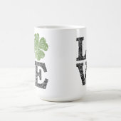 St Patricks Day LIEBE mit Kleeblatt Kaffeetasse (Mittel)