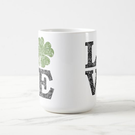 St Patricks Day LIEBE mit Kleeblatt Kaffeetasse (Mittel)