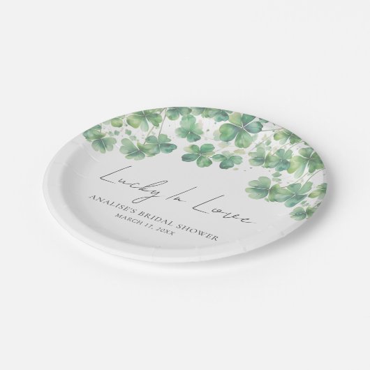 St. Patrick's Day Lucky In Liebe Brautparty Pappteller (Schrägansicht)
