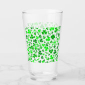 St Patrick's Day Lucky Shamrocks Confetti Pattern Glas (Vorderseite)
