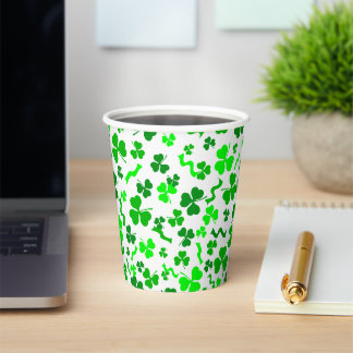 St Patrick's Day Lucky Shamrocks Confetti Pattern Pappbecher