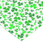 St Patrick's Day Lucky Shamrocks Confetti Pattern Tischdecke (Schrägansicht)