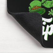 St. Patrick's Day Lustige Kellnerin Byrtender Kell Mousepad (Ecke)