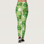 St. Patrick's Day mit Kleeblättern auf Grün Leggings (Rückseite)