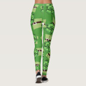 St. Patrick's Day mit Kleeblättern auf Grün Leggings (Rückseite)