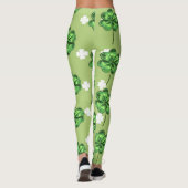 St. Patrick's Day mit Kleeblättern auf Grün Leggings (Rückseite)