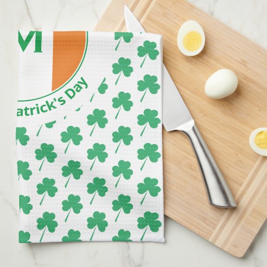 St Patricks Day Monogram Name Kleeblatt Geschirrtuch (Viertel Falte)