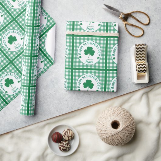 St Patricks Day NAME Irish Clover Green Check Geschenkpapier (Kunsthandwerk)