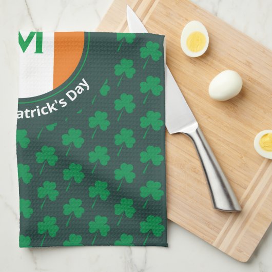 St Patricks Day Name Monogram Kleeblatt Geschirrtuch (Viertel Falte)