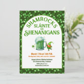 St. Patrick's Day Party Shamrocks Schabernack Einladung (Stehend Vorderseite)
