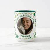 St. Patrick's Day Personalized Cat Mom Photo Mug Zweifarbige Tasse (Mittel)