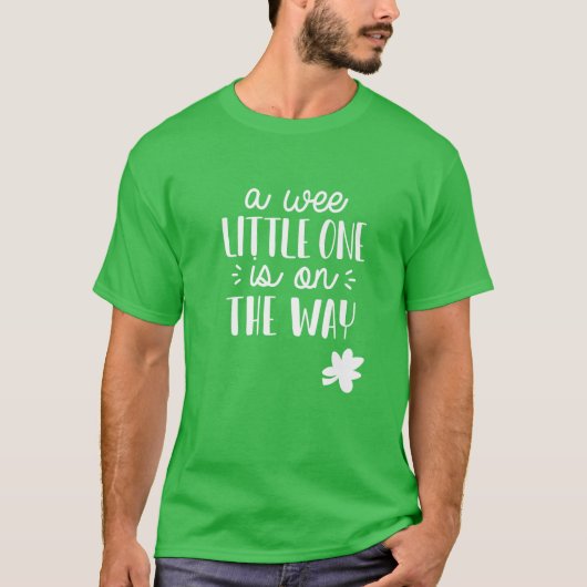 St. Patrick's Day Pregnancy Announcement Wee Littl T-Shirt (Vorderseite)