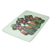 St. Patrick's Day Rottweiler Hunde Badematte (Schrägansicht)