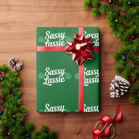 St Patricks Day Sassy Lassie Funny Irish Geschenkpapier (Feiertagsgeschenk)