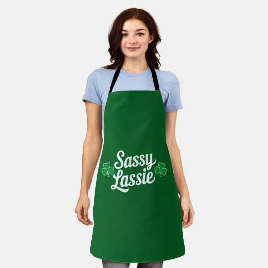 St Patricks Day Sassy Lassie Funny Irish Schürze (Getragen)