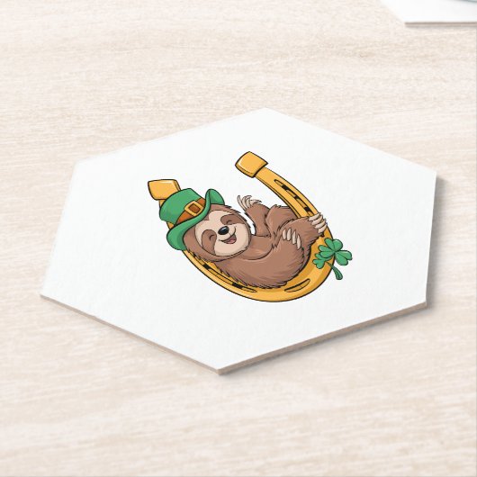 St Patrick's Day Sloth Horseshoe Lucky Untersetzer (angewinkelt)