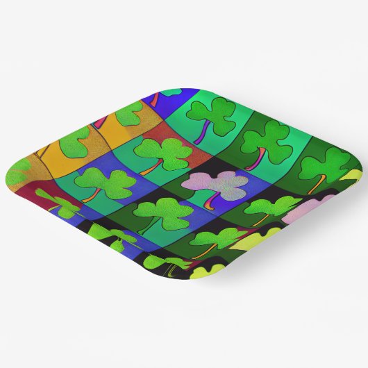 St. Patrick's Day Teller mit Kleeblättern (Gewinkelt)